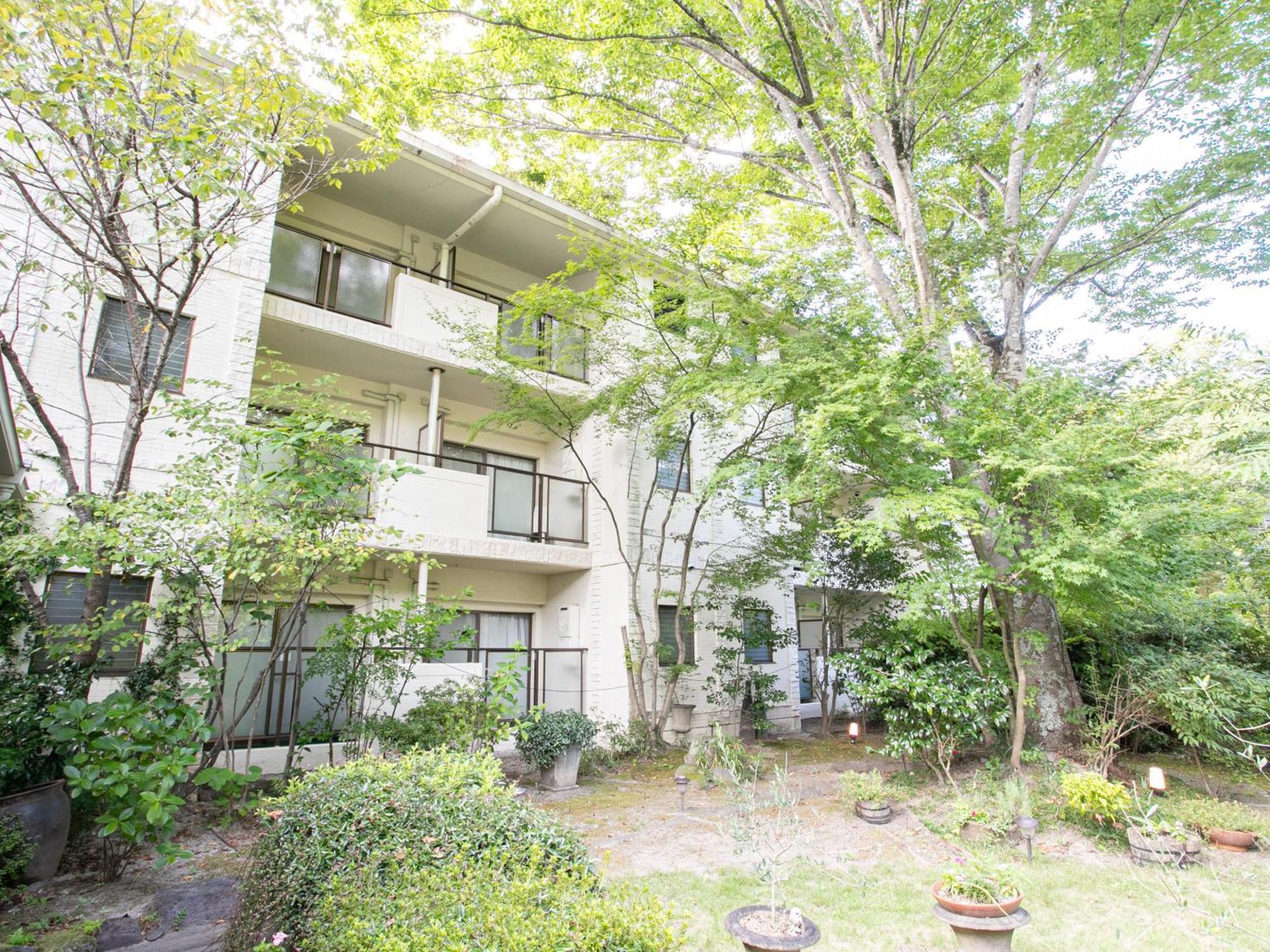 Yufuin Besso Shikisai Hotel Exterior foto